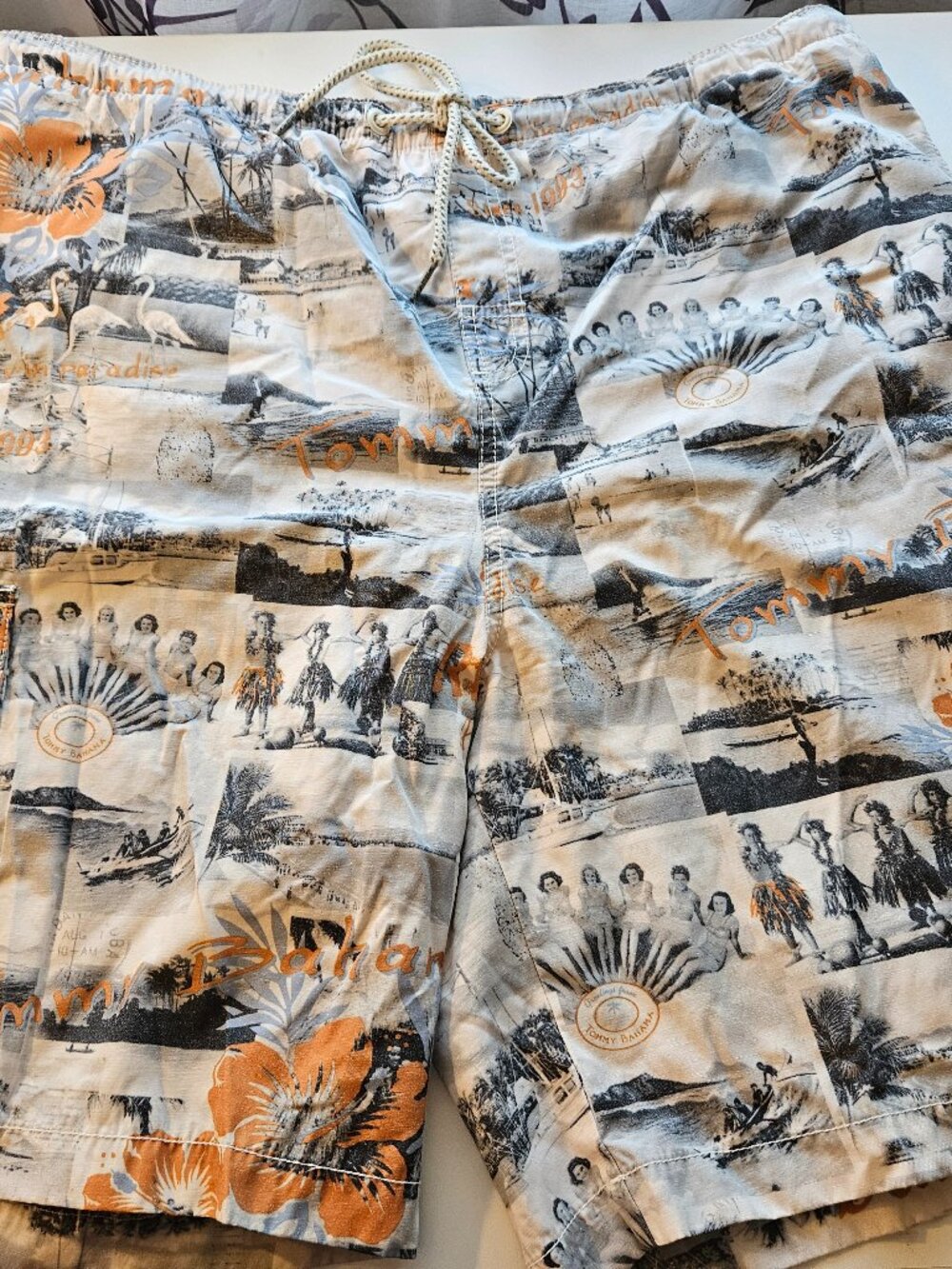 Tommy Bahama Men's Swim Trunks Ivory, gray, orange - Large